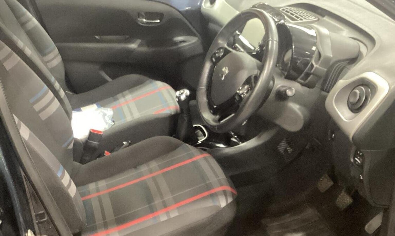 Used Peugeot 108 2015 for sale - 76082692: Photo 5