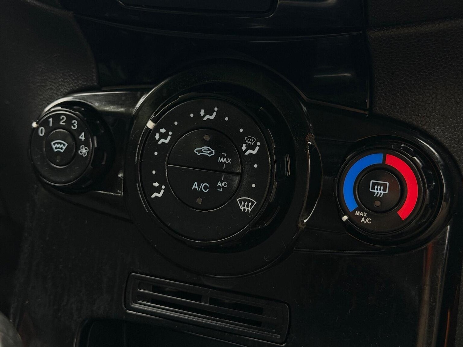 Used Ford Fiesta 2014 for sale - 78183052: Photo 15