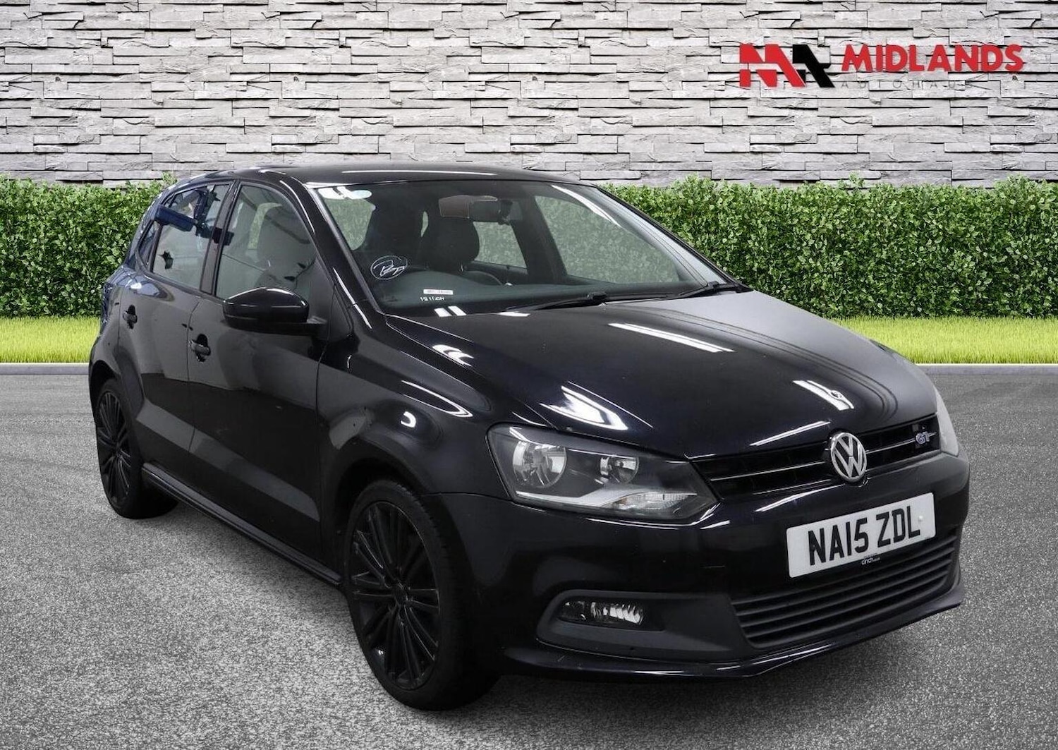 Used Volkswagen Polo 2015 for sale - 76863823: Photo 1