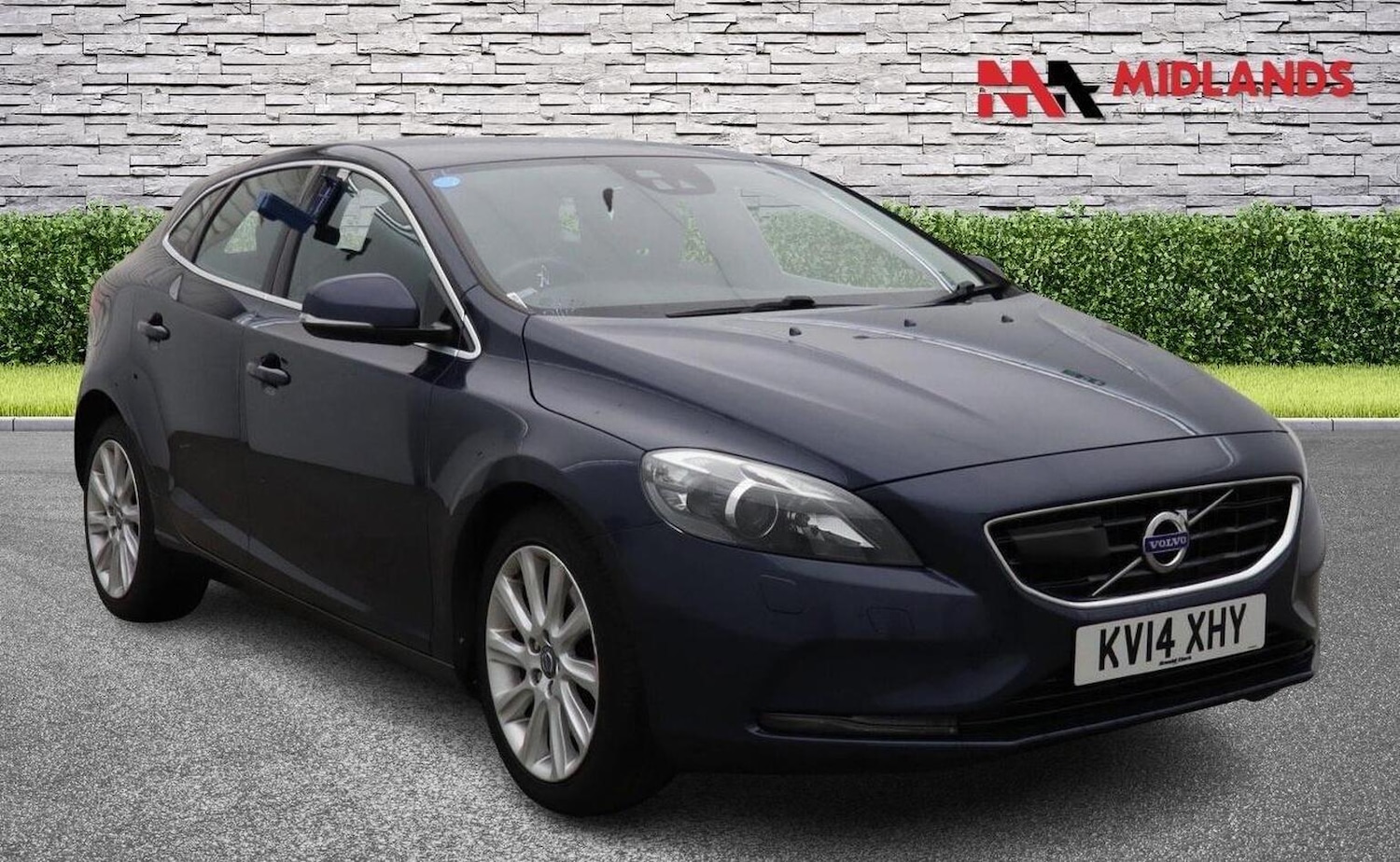 Used Volvo V40 2014 for sale - 76471305: Photo 1