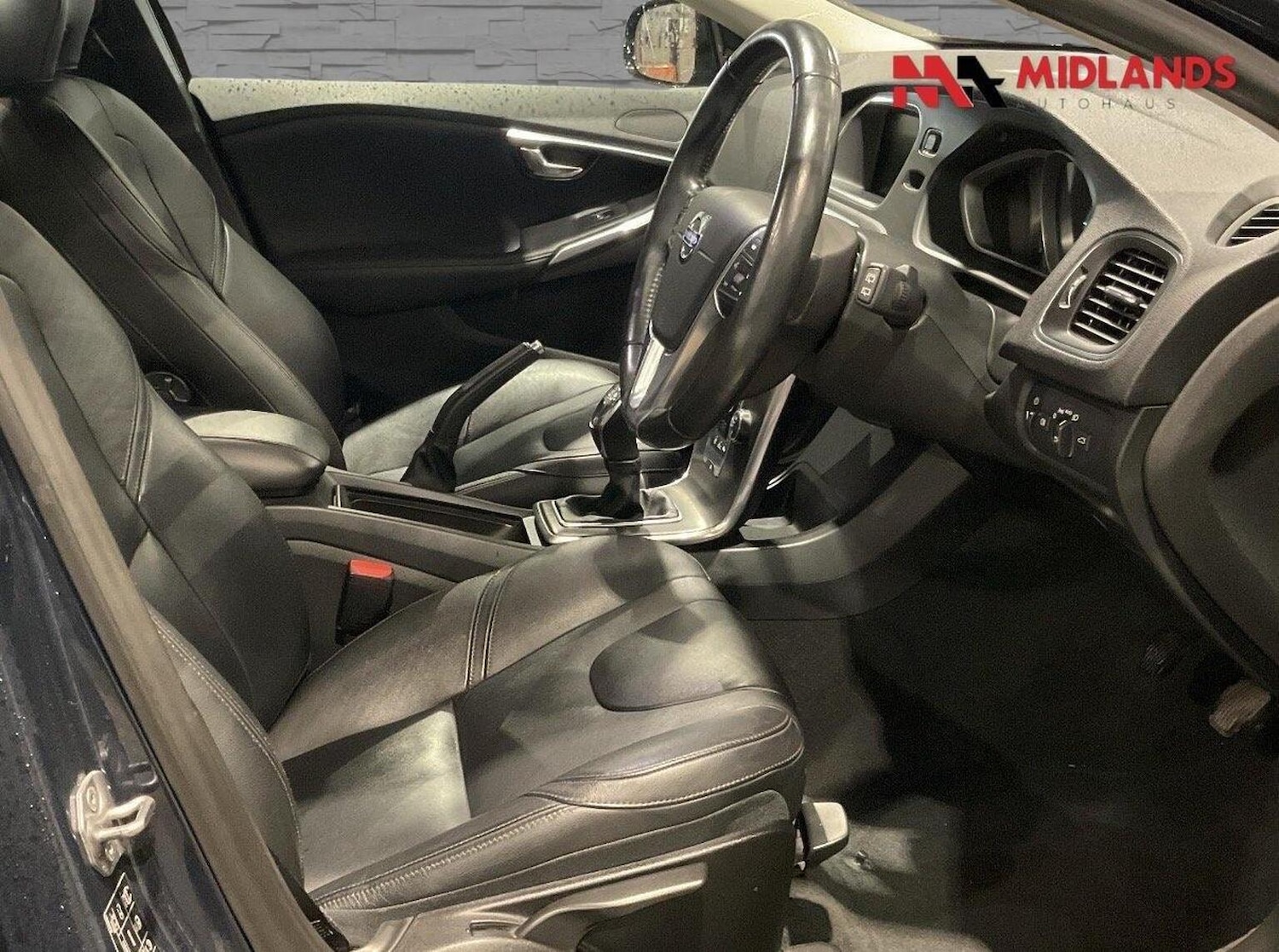 Used Volvo V40 2014 for sale - 76471305: Photo 8