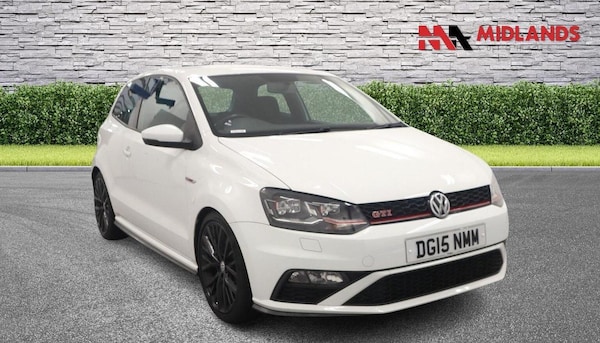 Used Volkswagen Polo 2015 for sale - 76313912: Photo 1