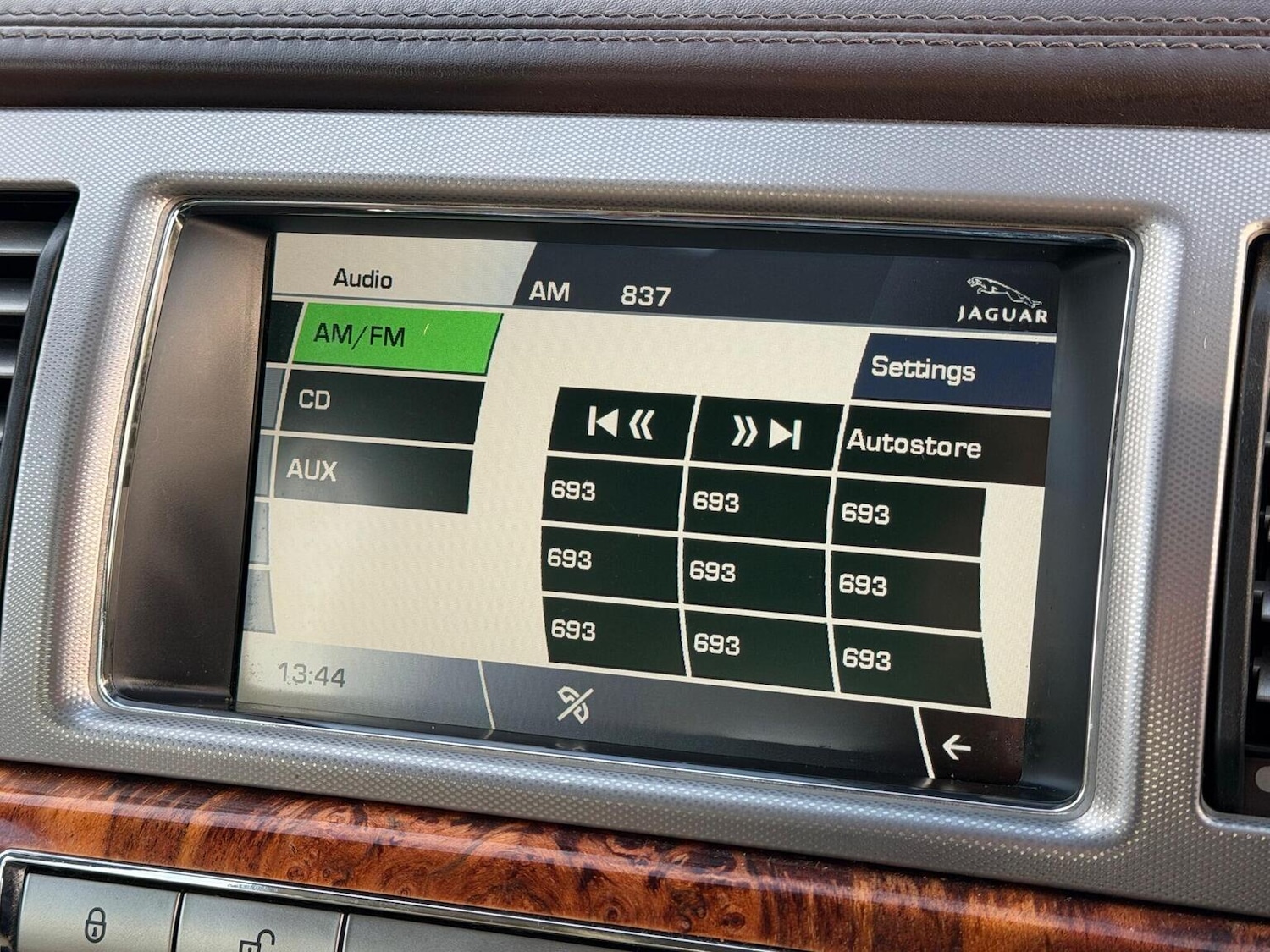 Used Jaguar XF 2010 for sale - 76837026: Photo 18