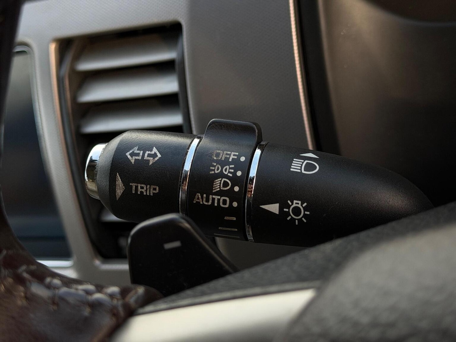 Used Jaguar XF 2010 for sale - 76837026: Photo 25