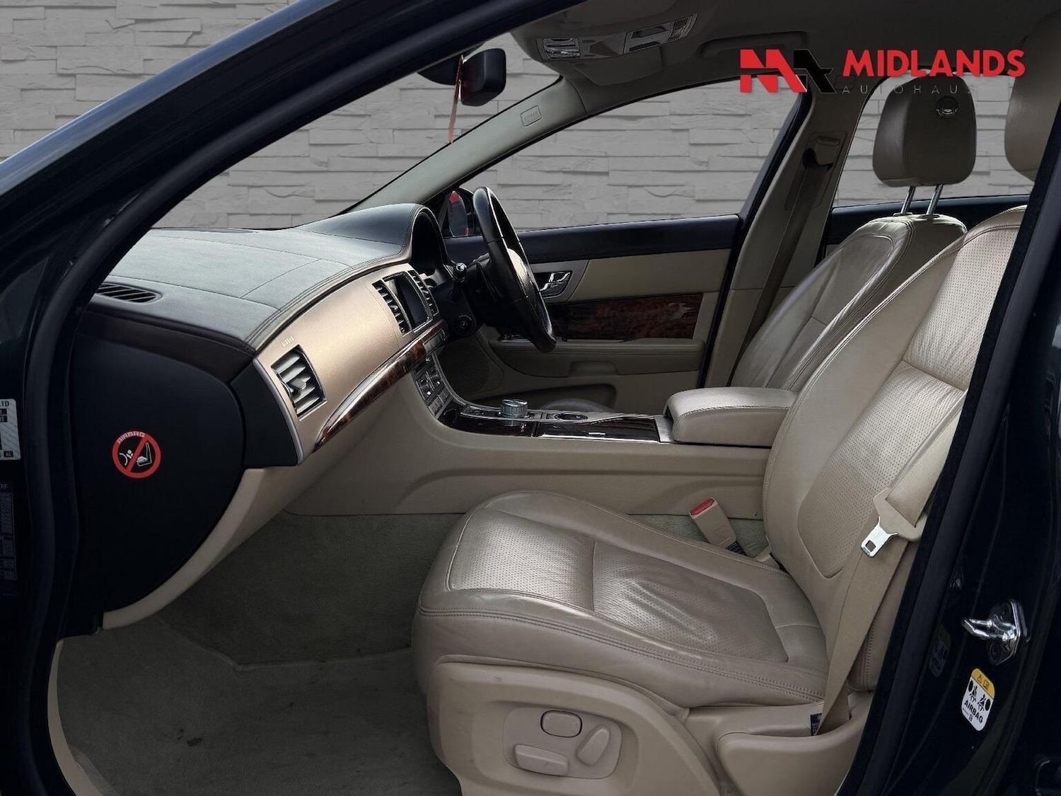 Used Jaguar XF 2010 for sale - 76837026: Photo 9