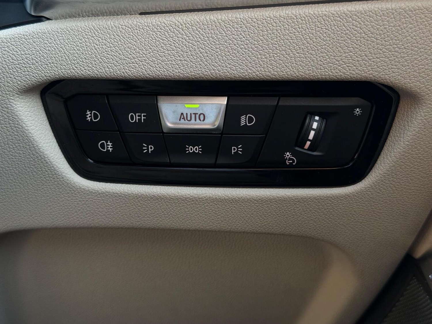 Used BMW 3 Series 2019 for sale - 77938106: Photo 25