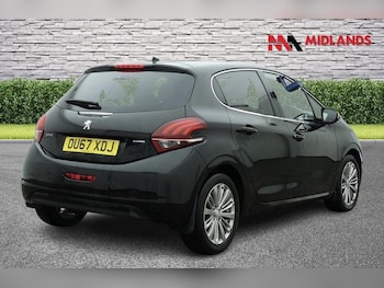 Used Peugeot 208 2017 for sale - 77735687: Photo