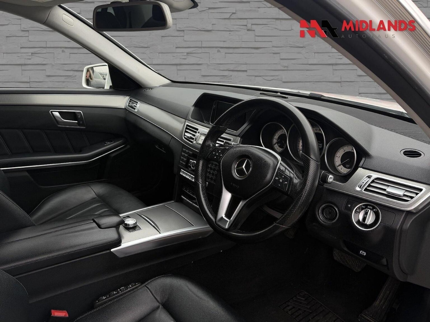 Used Mercedes-Benz E Class 2015 for sale - 77937952: Photo 10