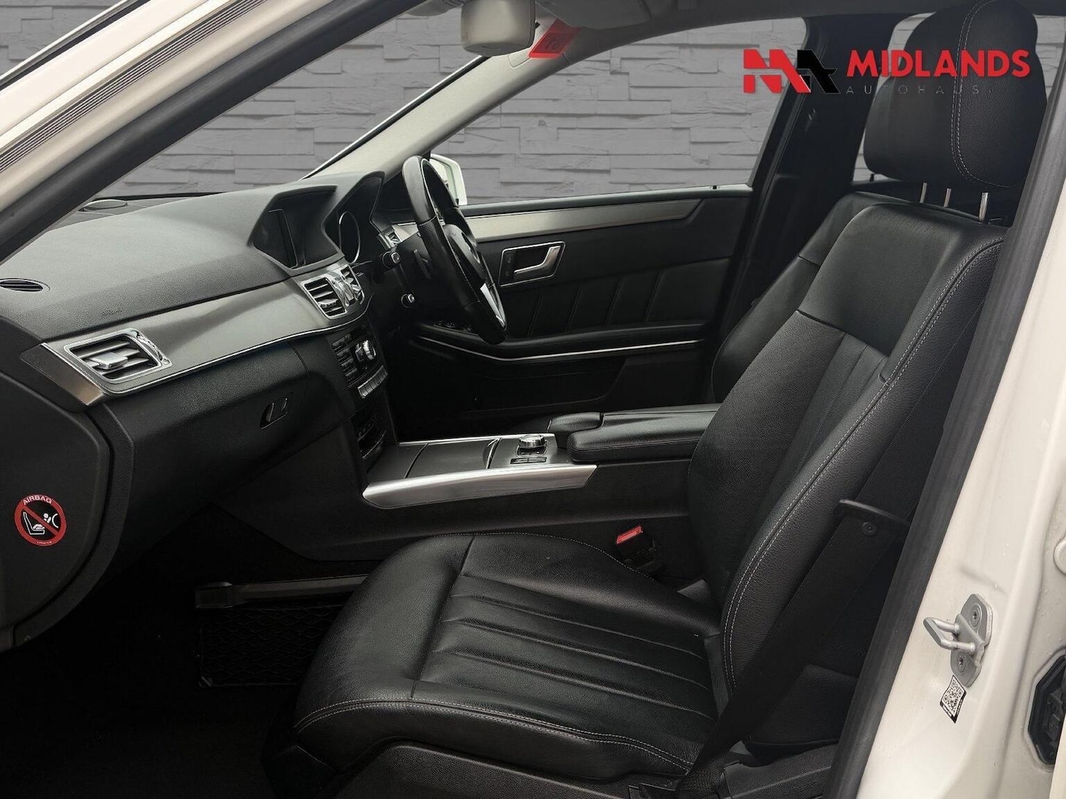 Used Mercedes-Benz E Class 2015 for sale - 77937952: Photo 8