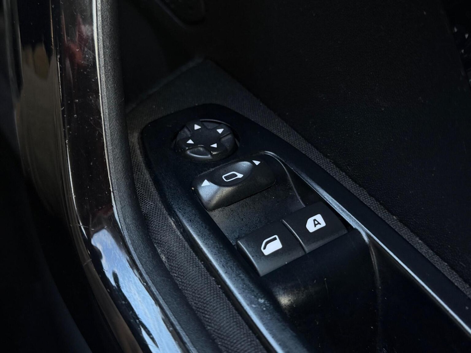 Used Peugeot 208 2016 for sale - 77595369: Photo 22