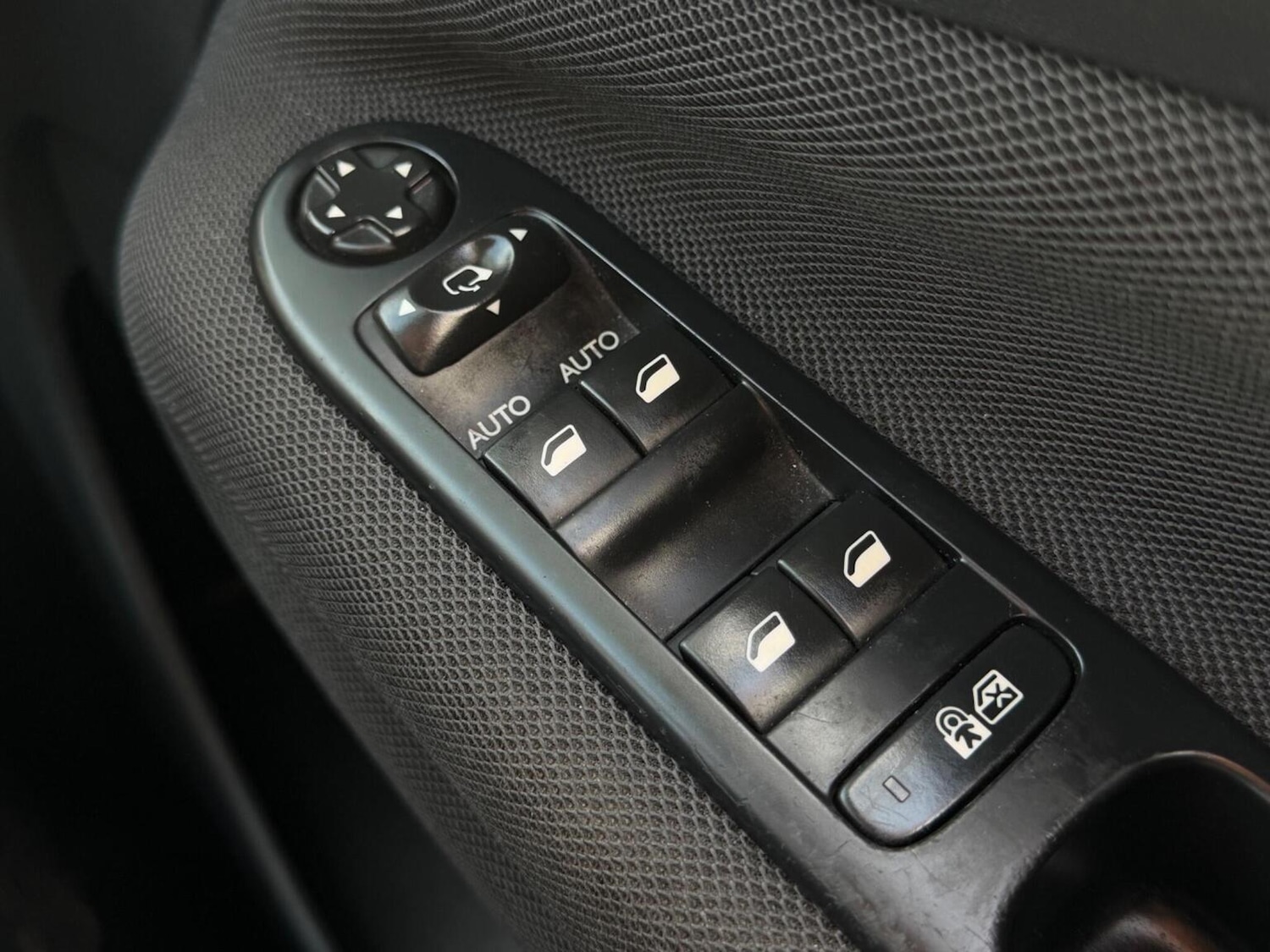 Used Citroen C3 Picasso 2016 for sale - 77968644: Photo 17