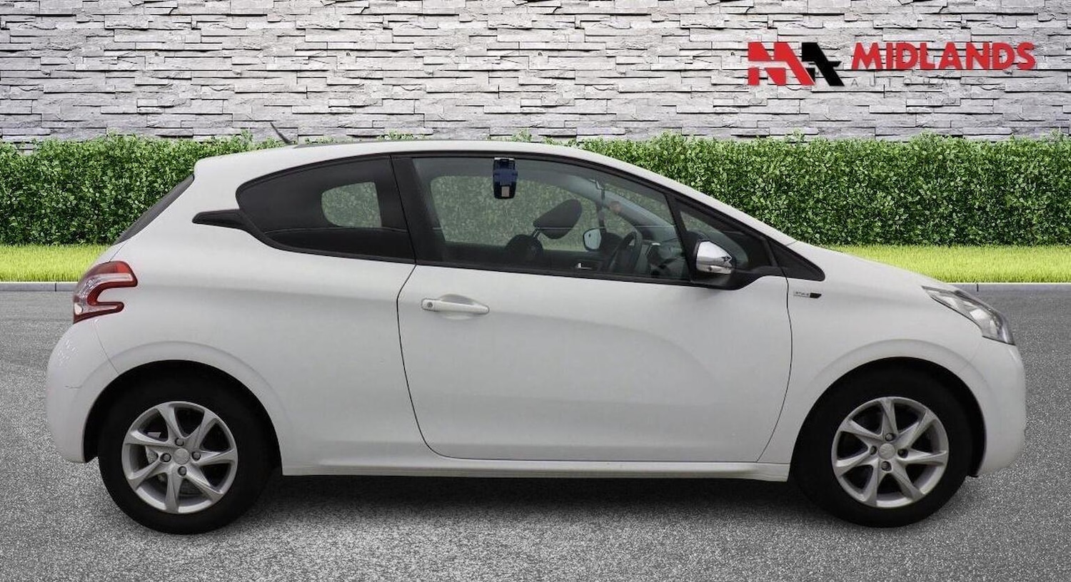 Used Peugeot 208 2014 for sale - 77567462: Photo 4