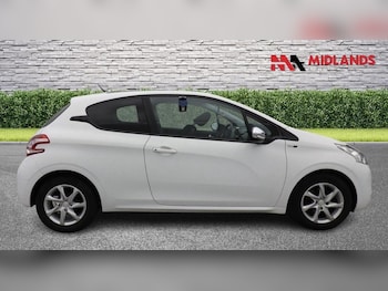 Used Peugeot 208 2014 for sale - 77567462: Photo