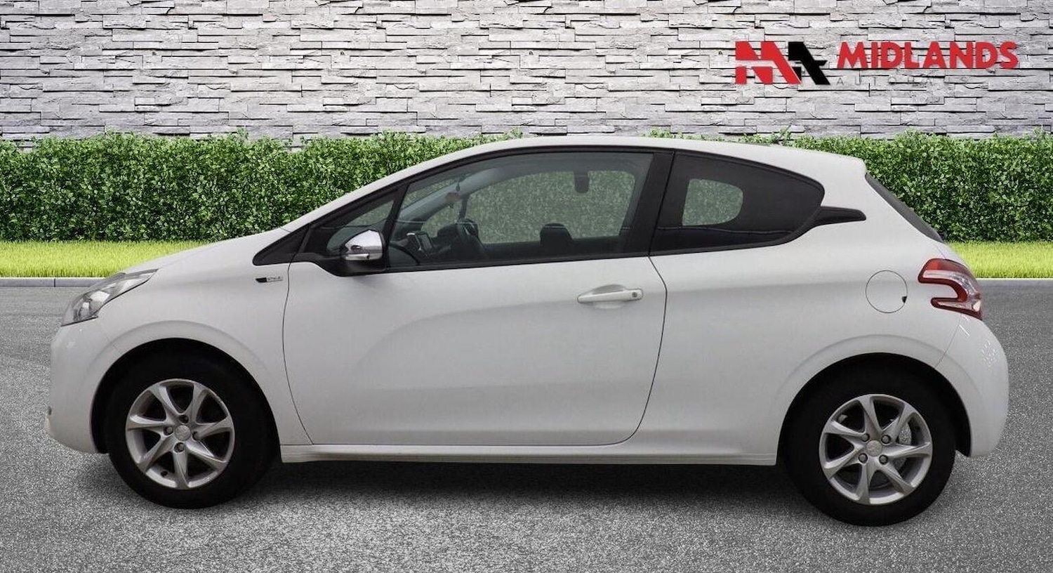 Used Peugeot 208 2014 for sale - 77567462: Photo 5