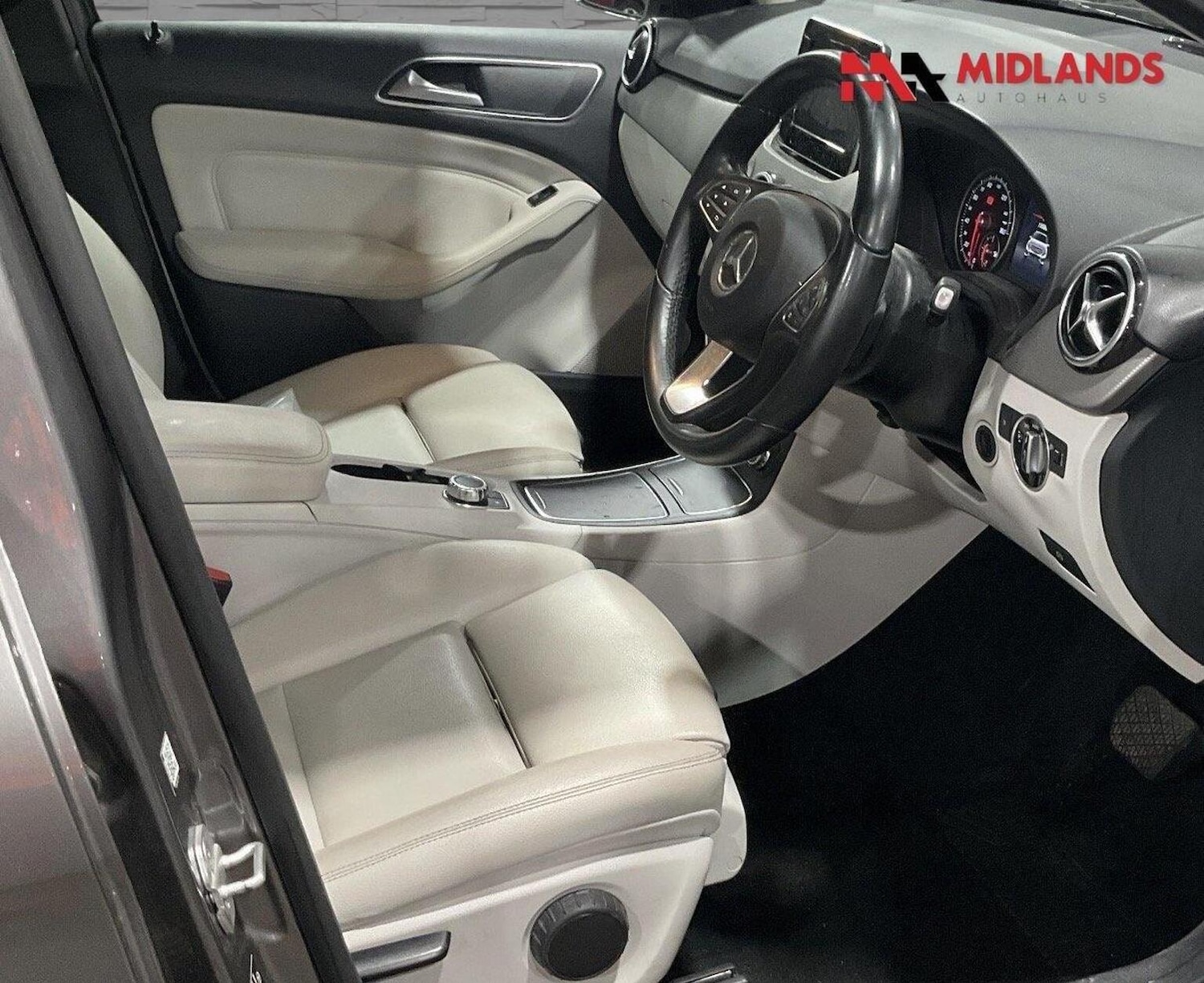 Used Mercedes-Benz B Class 2017 for sale - 76924480: Photo 8