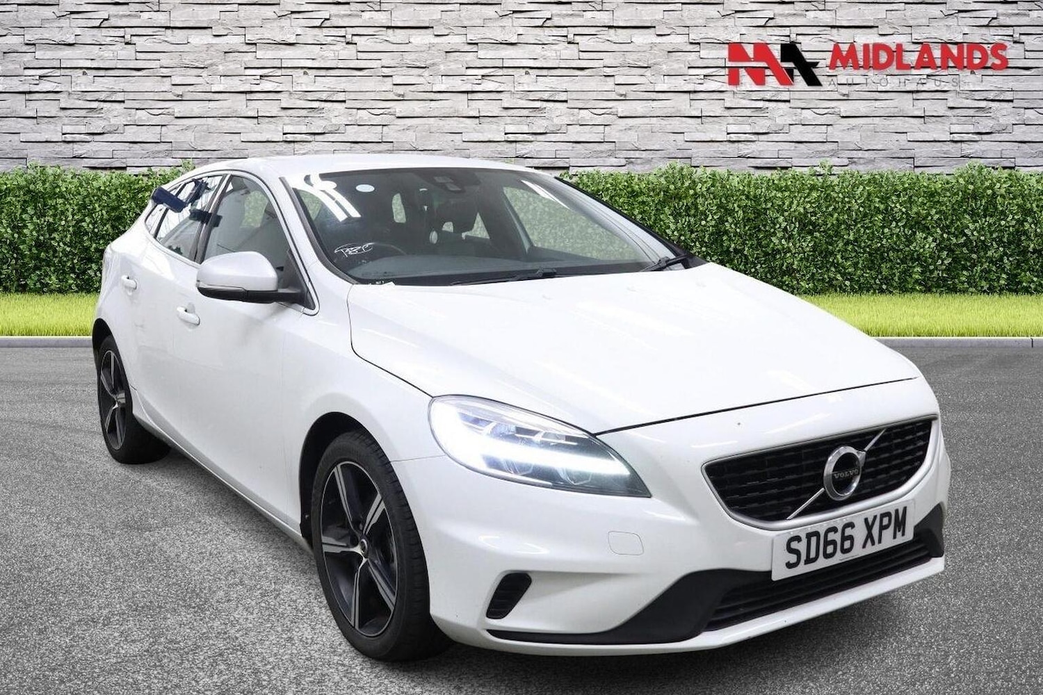 Used Volvo V40 2016 for sale - 78125183: Photo 1