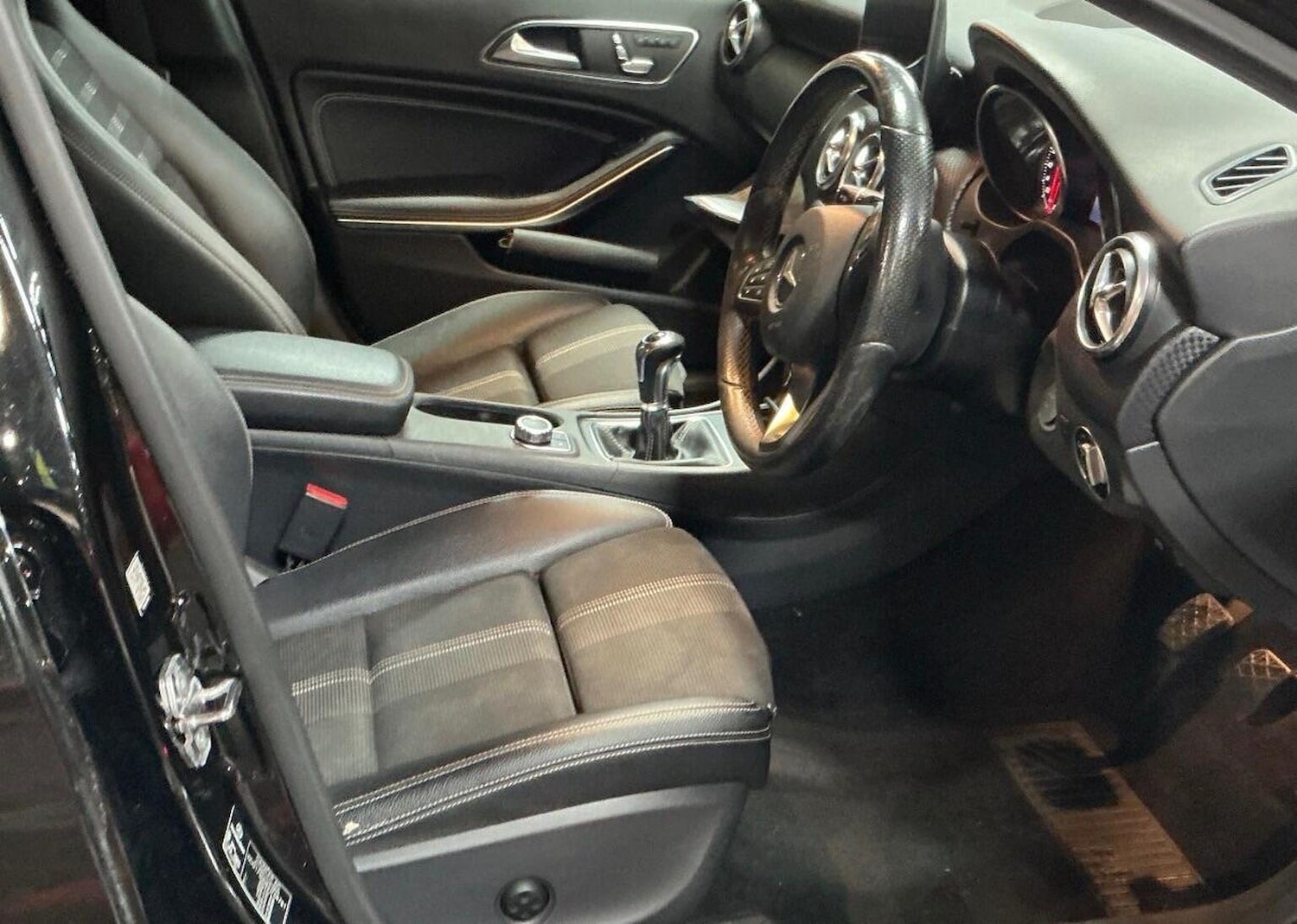 Used Mercedes-Benz A-Class 2018 for sale - 76497457: Photo 8