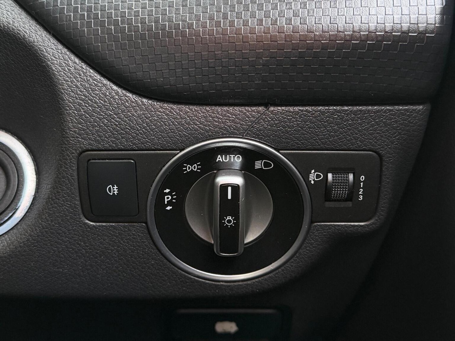 Used Mercedes-Benz A-Class 2013 for sale - 76347232: Photo 22