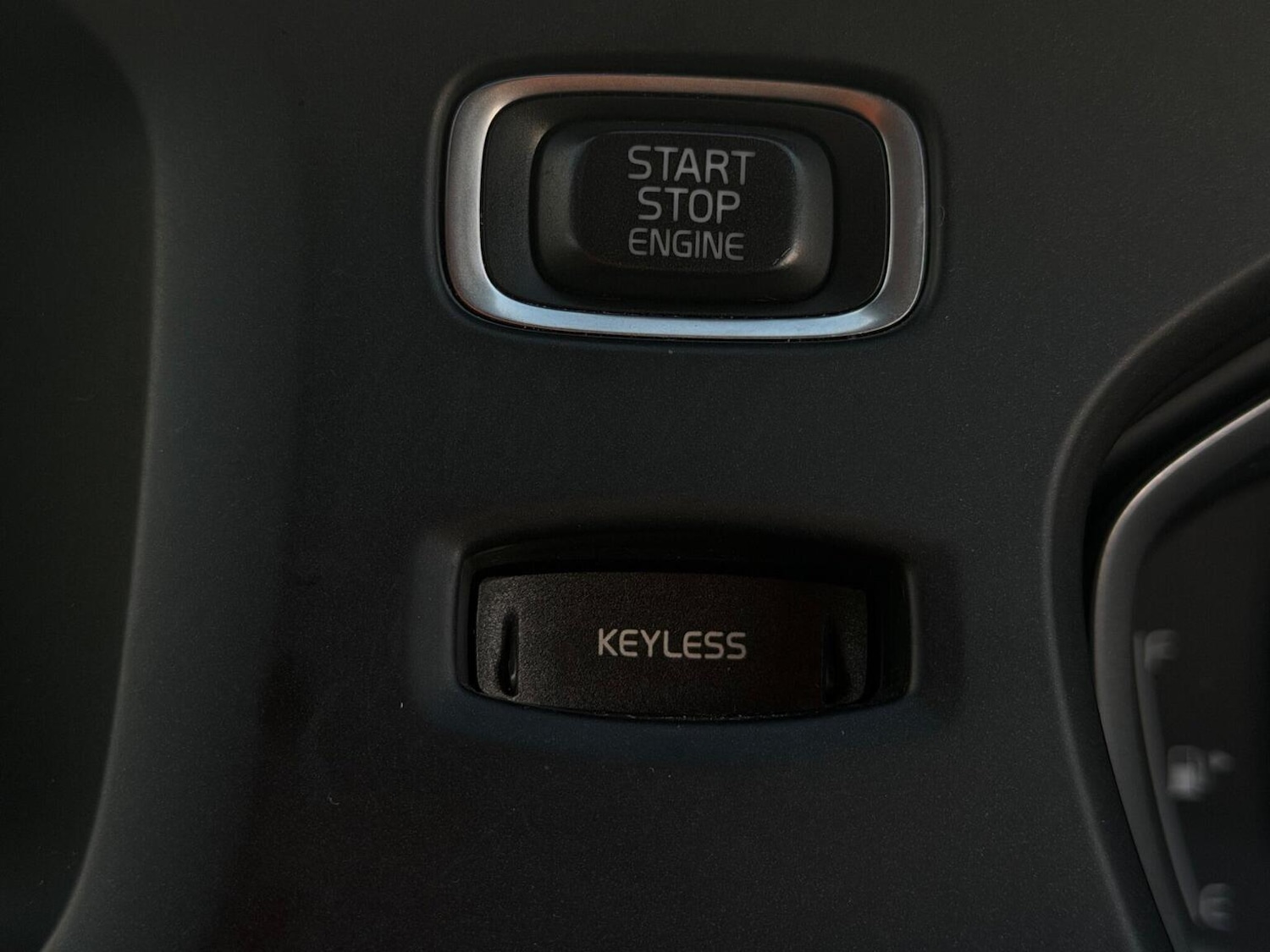 Used Volvo V40 2013 for sale - 77572756: Photo 15