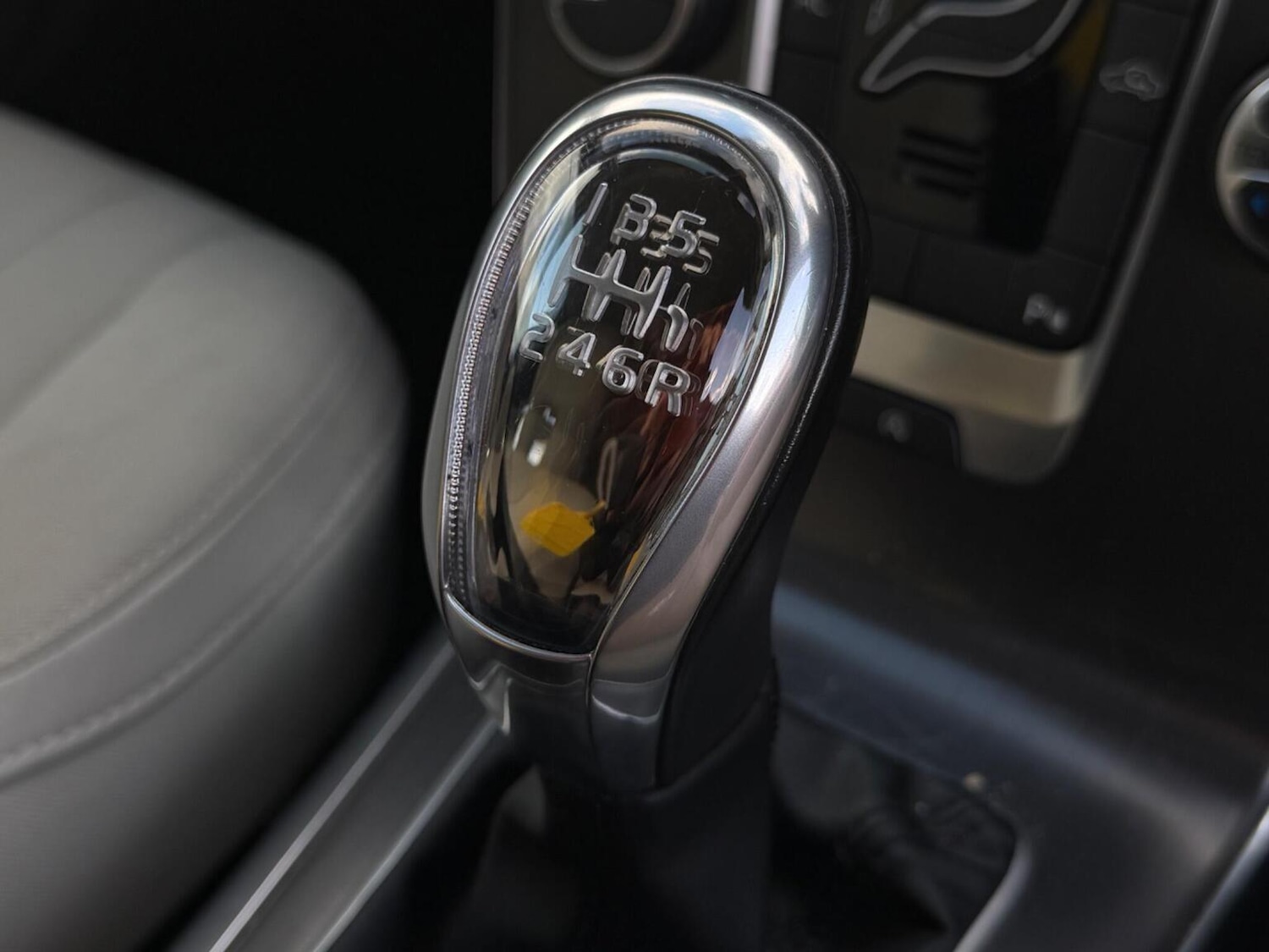 Used Volvo V40 2013 for sale - 77572756: Photo 16