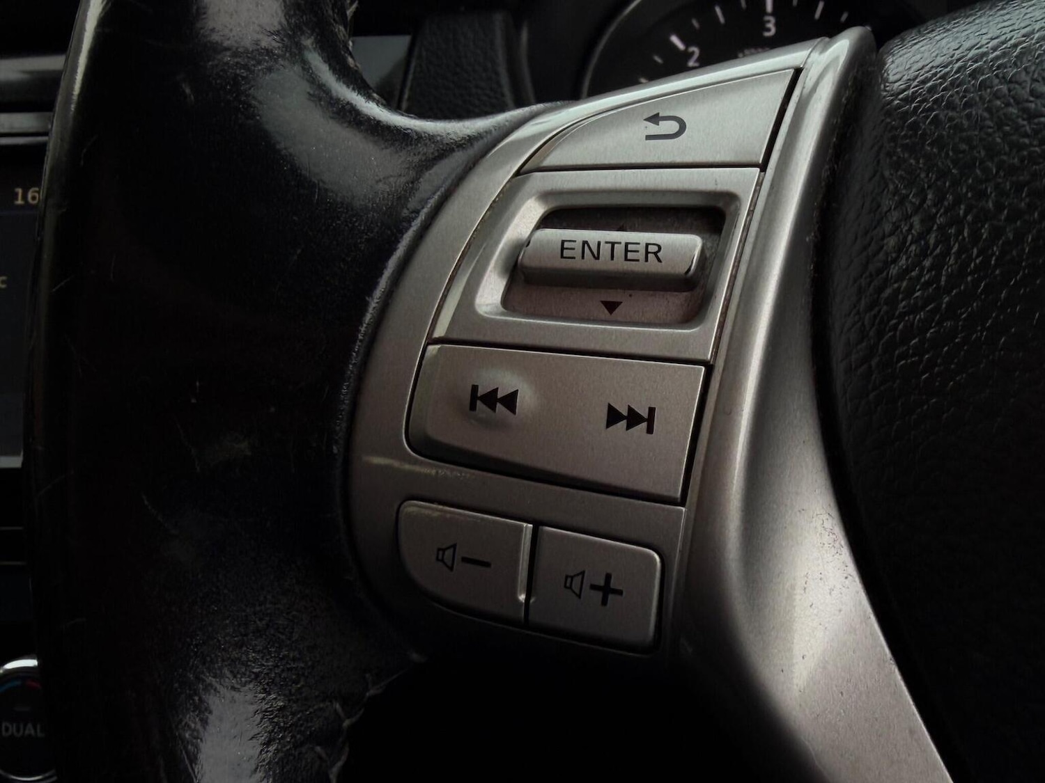 Used Nissan Qashqai 2015 for sale - 77981826: Photo 21