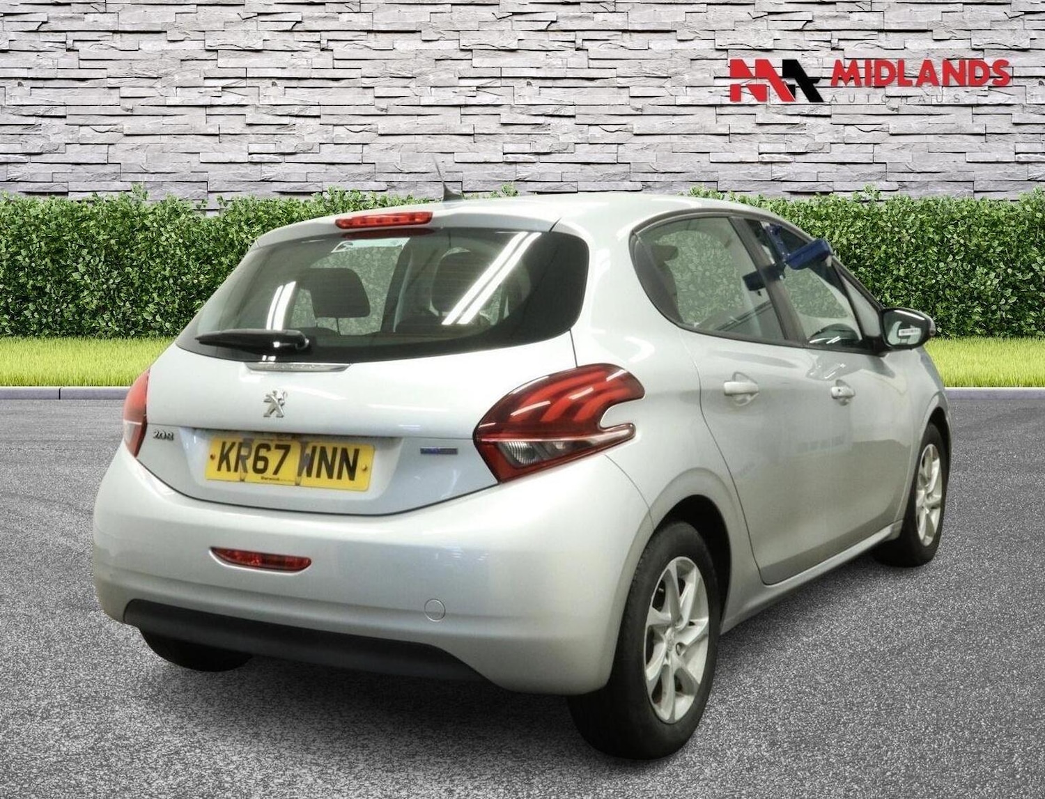 Used Peugeot 208 2017 for sale - 77822351: Photo 4