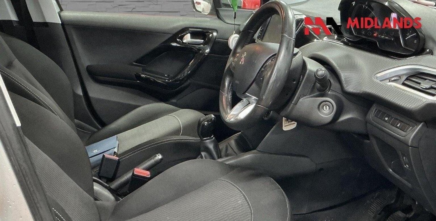 Used Peugeot 208 2017 for sale - 77822351: Photo 5