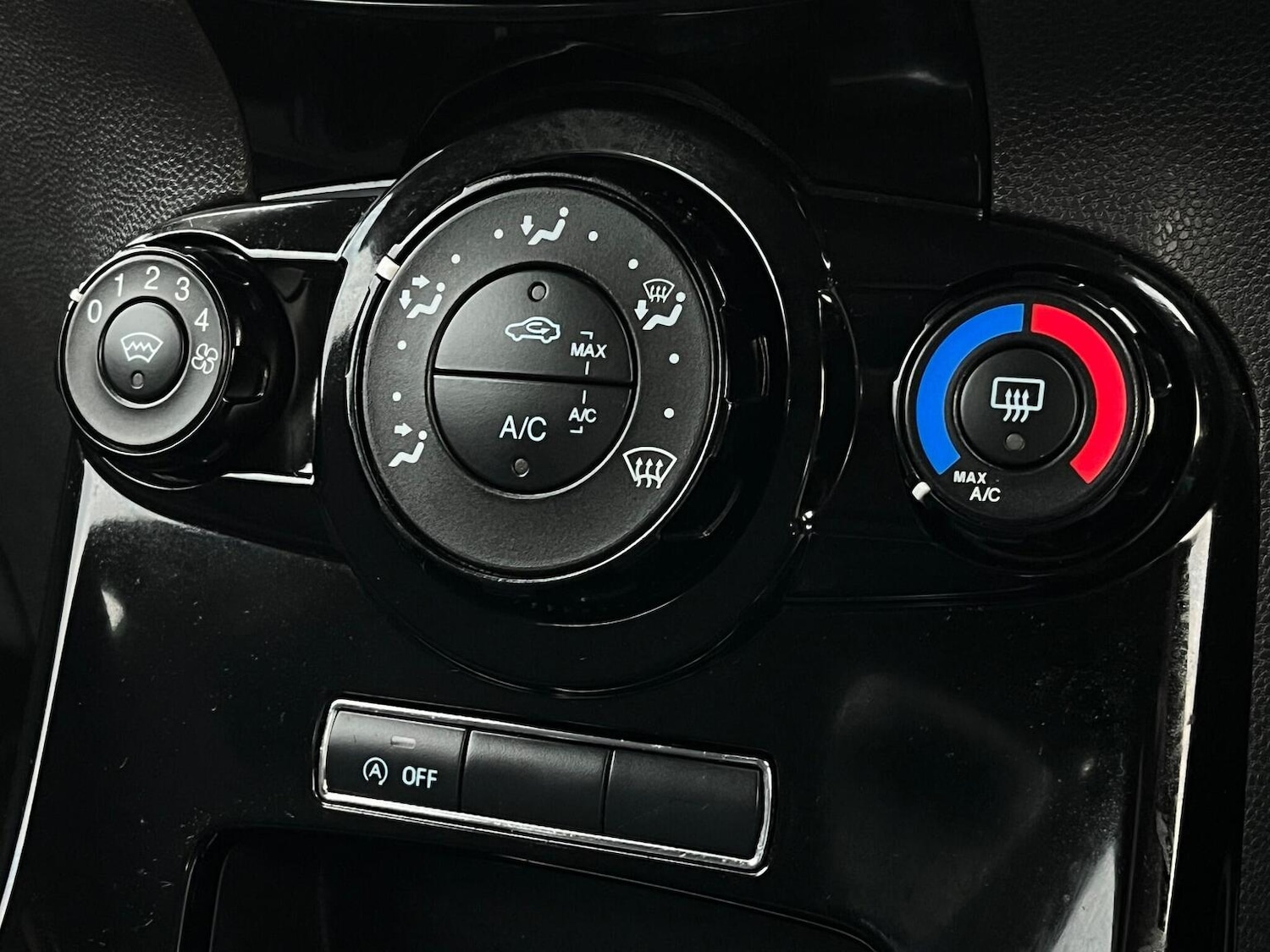 Used Ford Fiesta 2015 for sale - 76631519: Photo 14