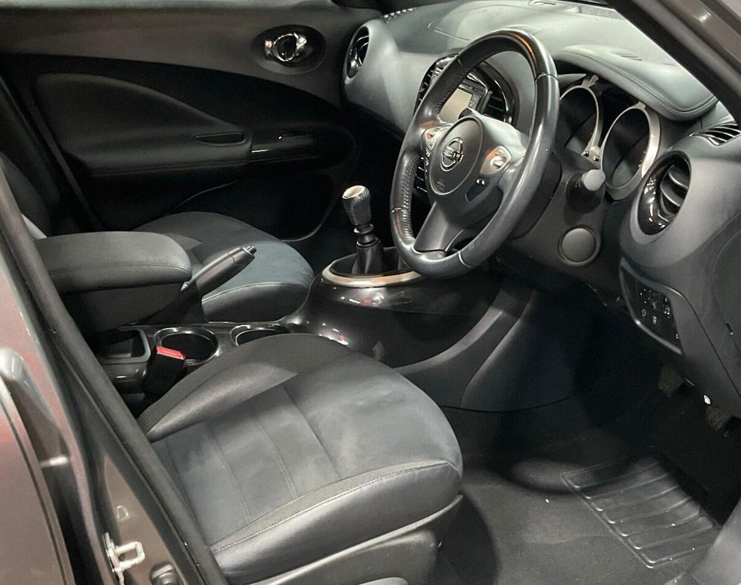 Used Nissan Juke 2018 for sale - 76497496: Photo 6