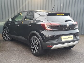 Used Renault Captur 2023 for sale - 77740577: Photo
