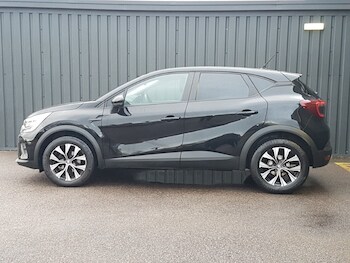 Used Renault Captur 2023 for sale - 77740577: Photo
