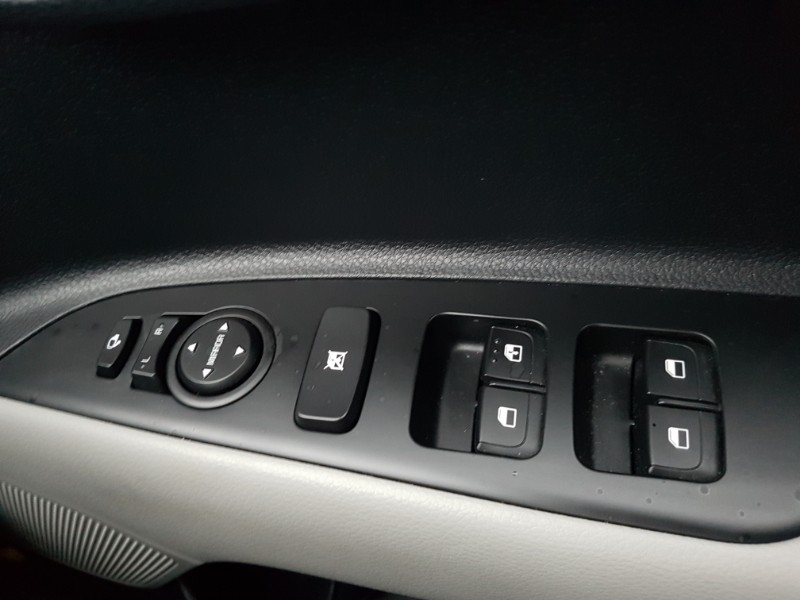 Used Kia Stonic 2023 for sale - 77922039: Photo 12