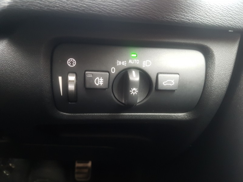 Used Volvo V40 2018 for sale - 77031902: Photo 13