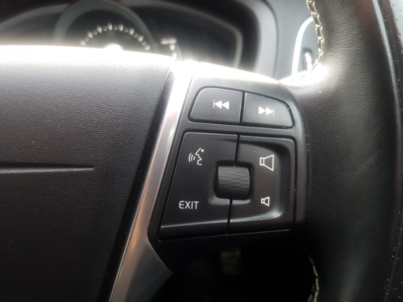 Used Volvo V40 2018 for sale - 77031902: Photo 14