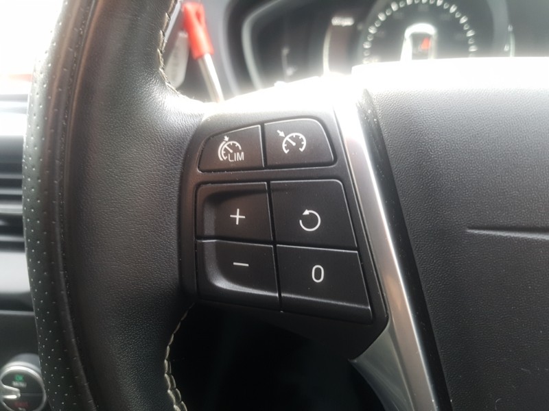 Used Volvo V40 2018 for sale - 77031902: Photo 15