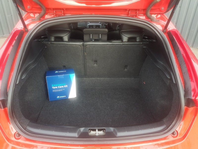 Used Volvo V40 2018 for sale - 77031902: Photo 8