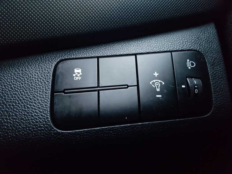 Used Hyundai i10 2018 for sale - 76827285: Photo 13