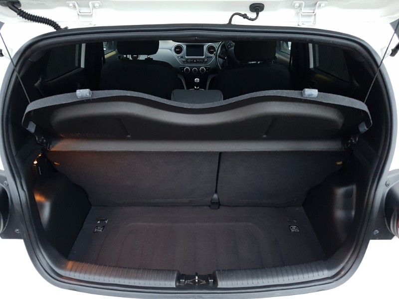 Used Hyundai i10 2018 for sale - 76827285: Photo 8