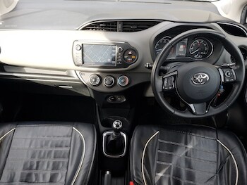 Used Toyota Yaris 2019 for sale - 78155870: Photo