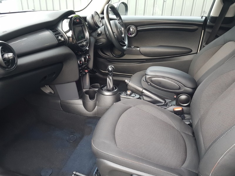 Used MINI Hatch 2018 for sale - 76639472: Photo 5