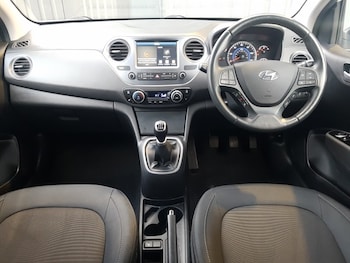 Used Hyundai i10 2019 for sale - 77695068: Photo