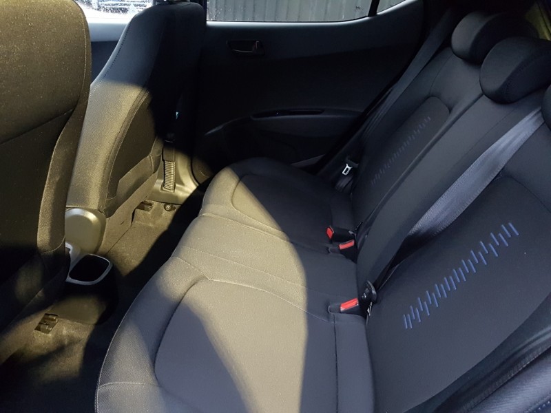 Used Hyundai i10 2018 for sale - 77960459: Photo 6