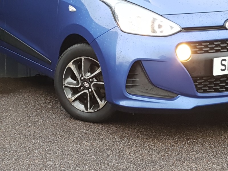 Used Hyundai i10 2018 for sale - 77960459: Photo 9