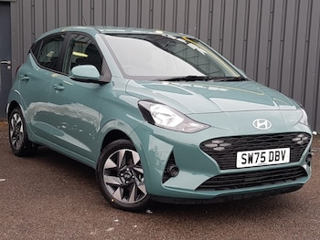 2025 - 1.0 [63] Advance 5dr [Nav]