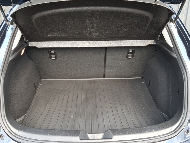 Used Mazda Mazda3 2017 for sale - 78113151: Photo 8