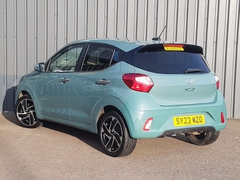 Used Hyundai i10 2023 for sale - 77664211: Photo