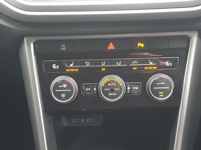 Used Volkswagen T-Roc 2021 for sale - 76393298: Photo 17