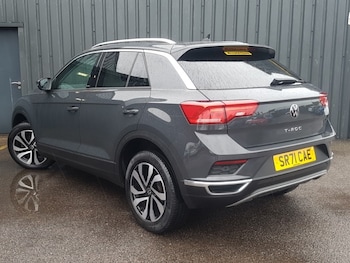 Used Volkswagen T-Roc 2021 for sale - 76393298: Photo