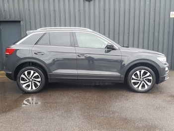 Used Volkswagen T-Roc 2021 for sale - 76393298: Photo