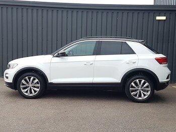 Used Volkswagen T-Roc 2018 for sale - 77325132: Photo